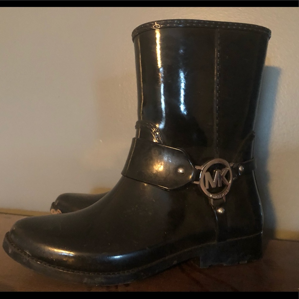 MK rain boots size 6.